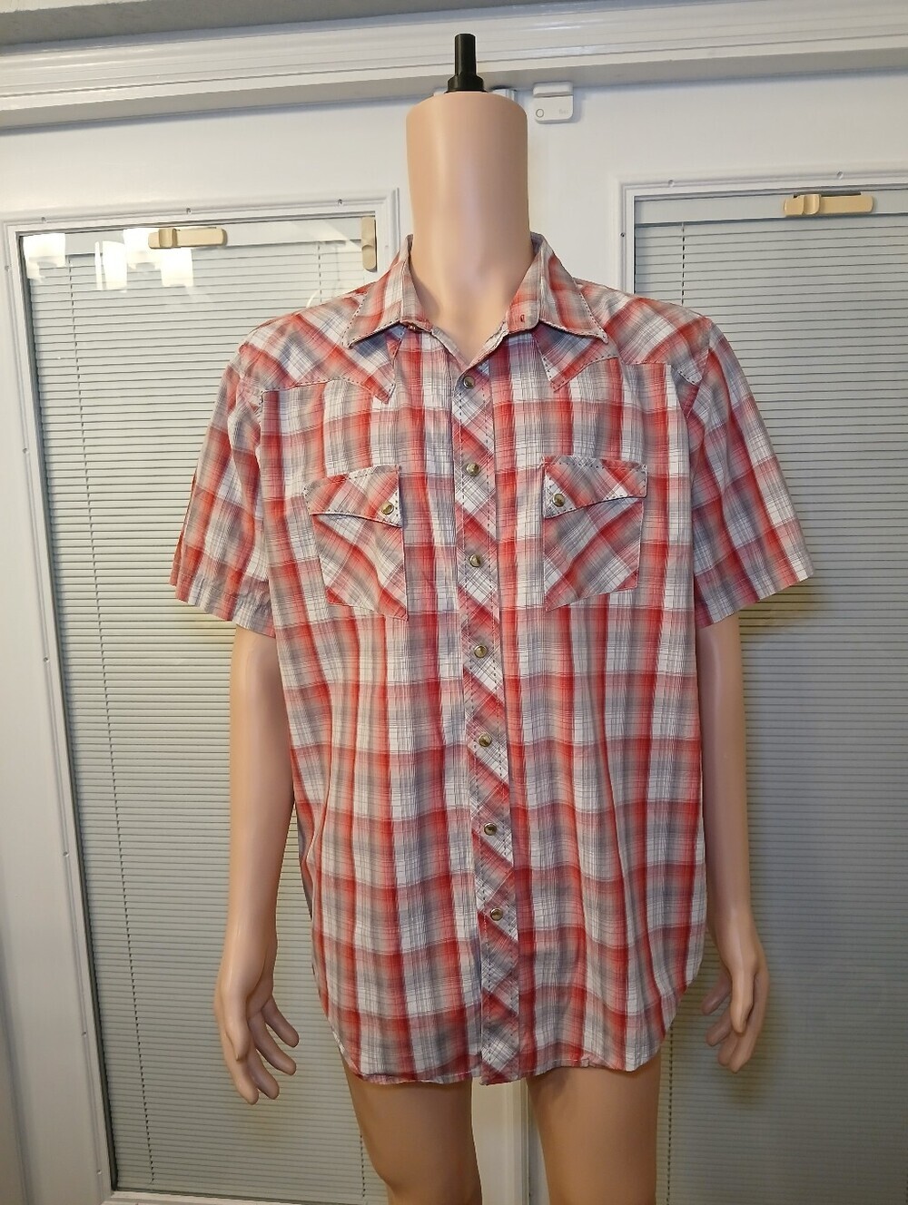 Wrangler Red and White Plaid Short-Sleeve Button-Down Shirt